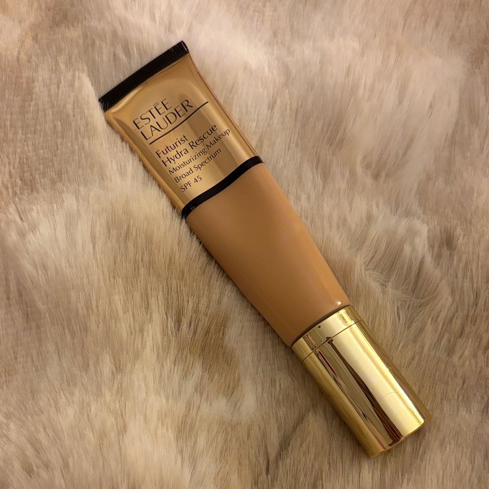 Estee Lauder Futurist Rescue Moisturizing Foundation SPF 45